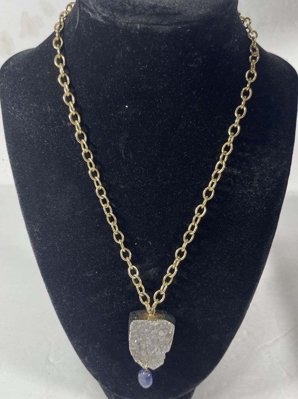 Natural Druzy Quartz & Blue Sapphire Pendant Necklace Gold Tone Chunky Chain 18"